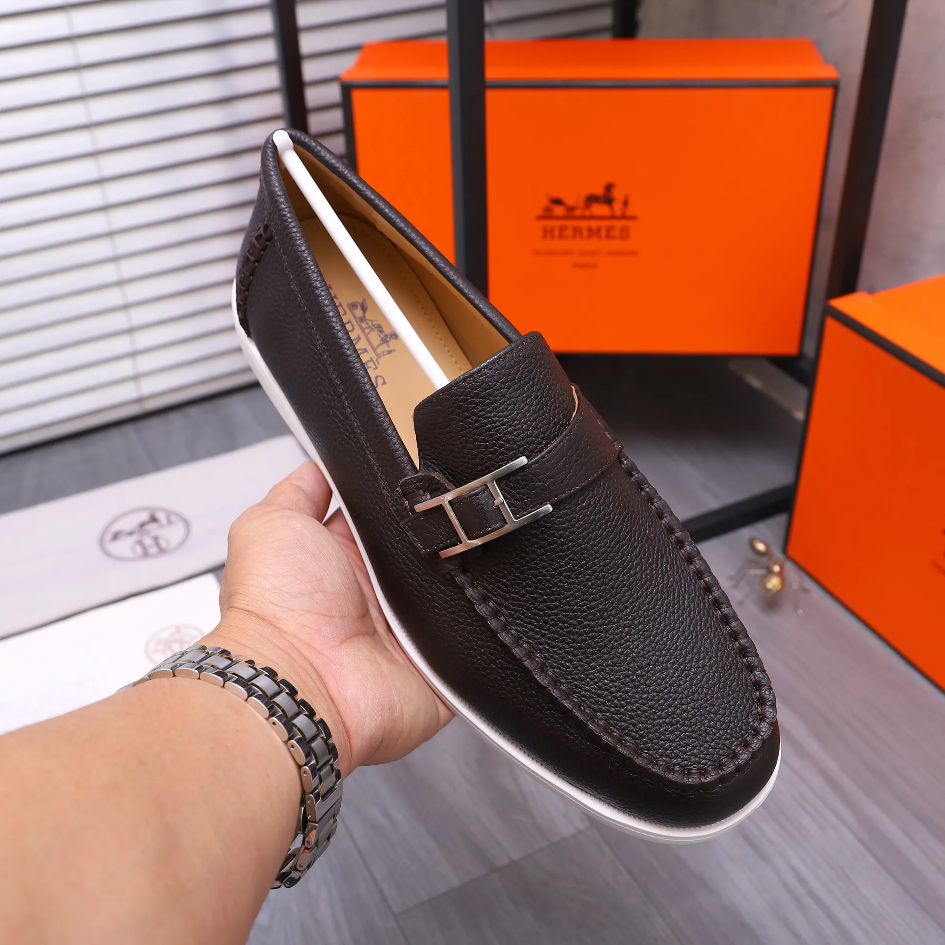 Men's shoes 💰p560 Product trademark: HERMES "Hermes" casual slip-on men's shoes. Regular size: 38-46 (45.46 is custom-made and non-returnable) Product materials: Selected pebbled cowhide upper, cowhide lining, original foam rubber ultra-light sole